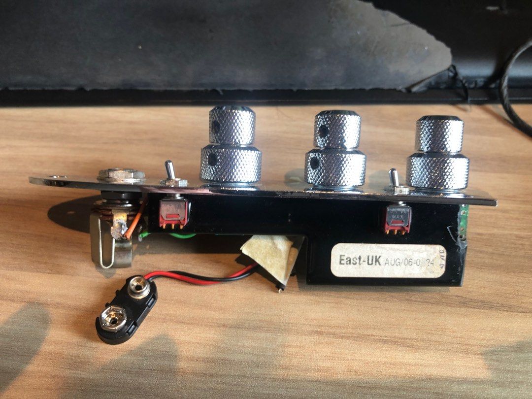 John East J retro jazz bass preamp module, Hobbies & Toys, Music