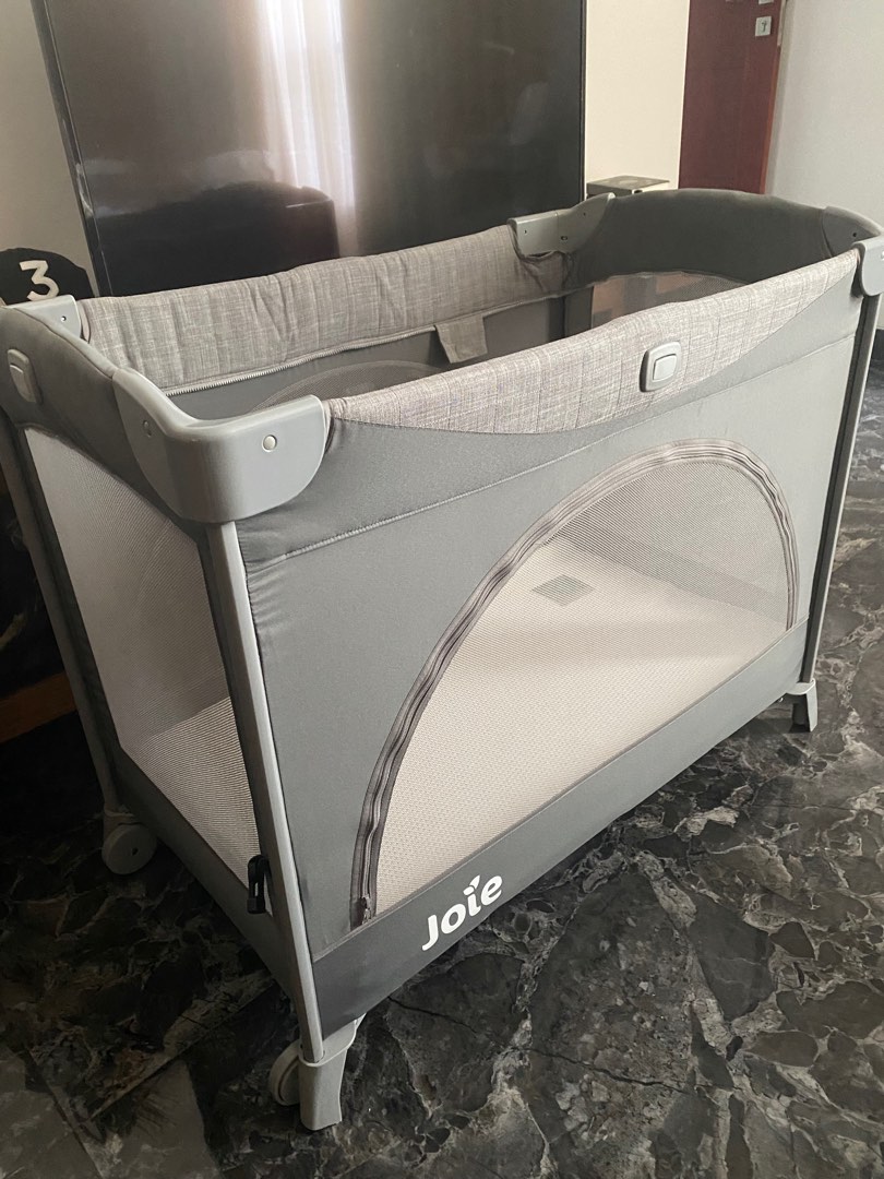 Joie meet kubbie sleep travel cot + mattress dooglee, Bayi & Anak, Ranjang Bayi di Carousell