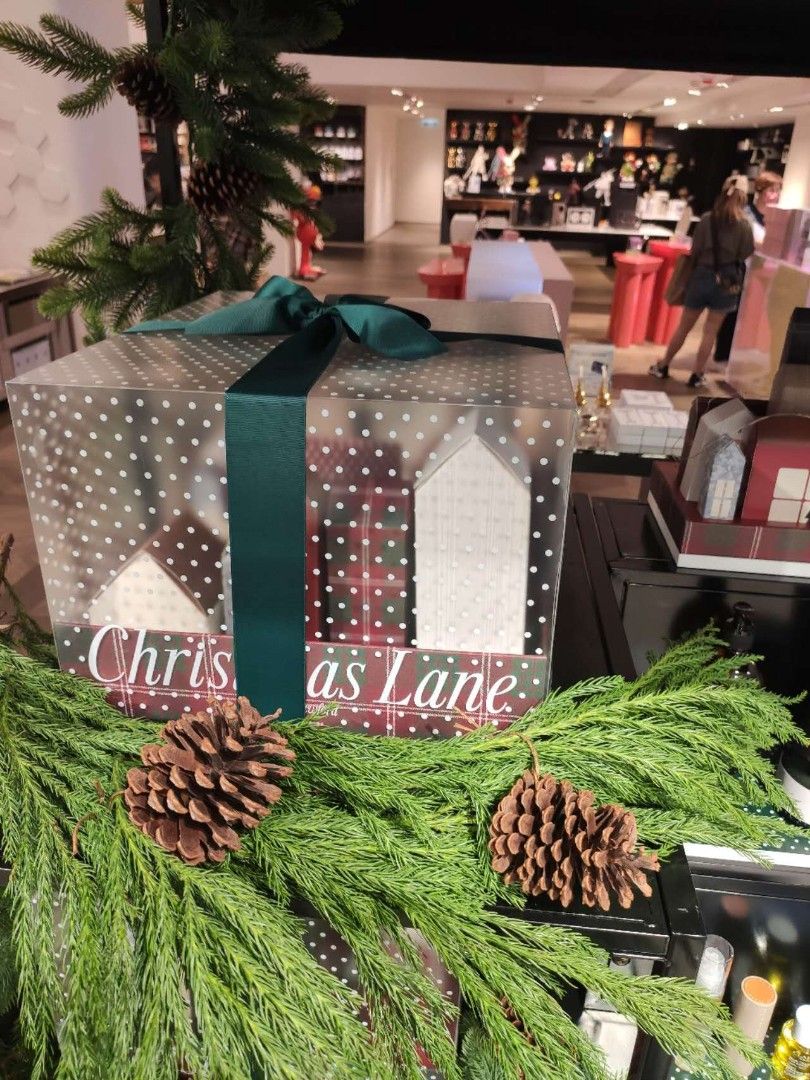 Lane Crawford Advent Calendar 連卡佛日曆, 美容＆化妝品, 健康及美容 香水＆香體噴霧 Carousell