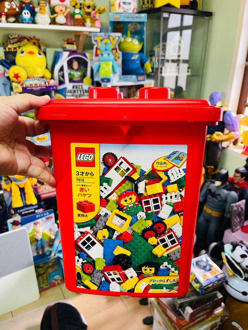 Lego red outlet box