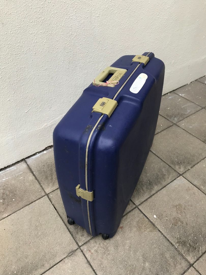 Lojel Japan made 25 inches 4 wheeler hardcase with combination and side