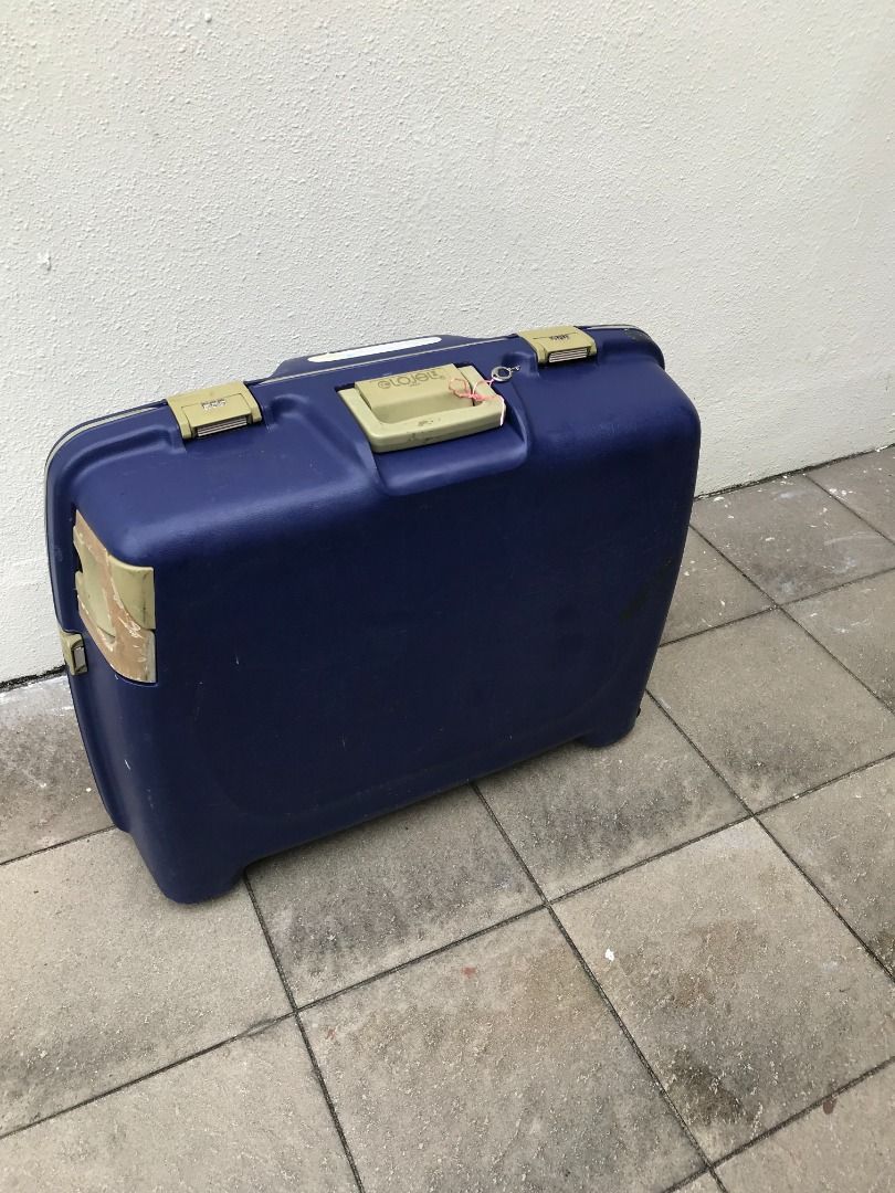 Lojel Japan made 25 inches 4 wheeler hardcase with combination and side