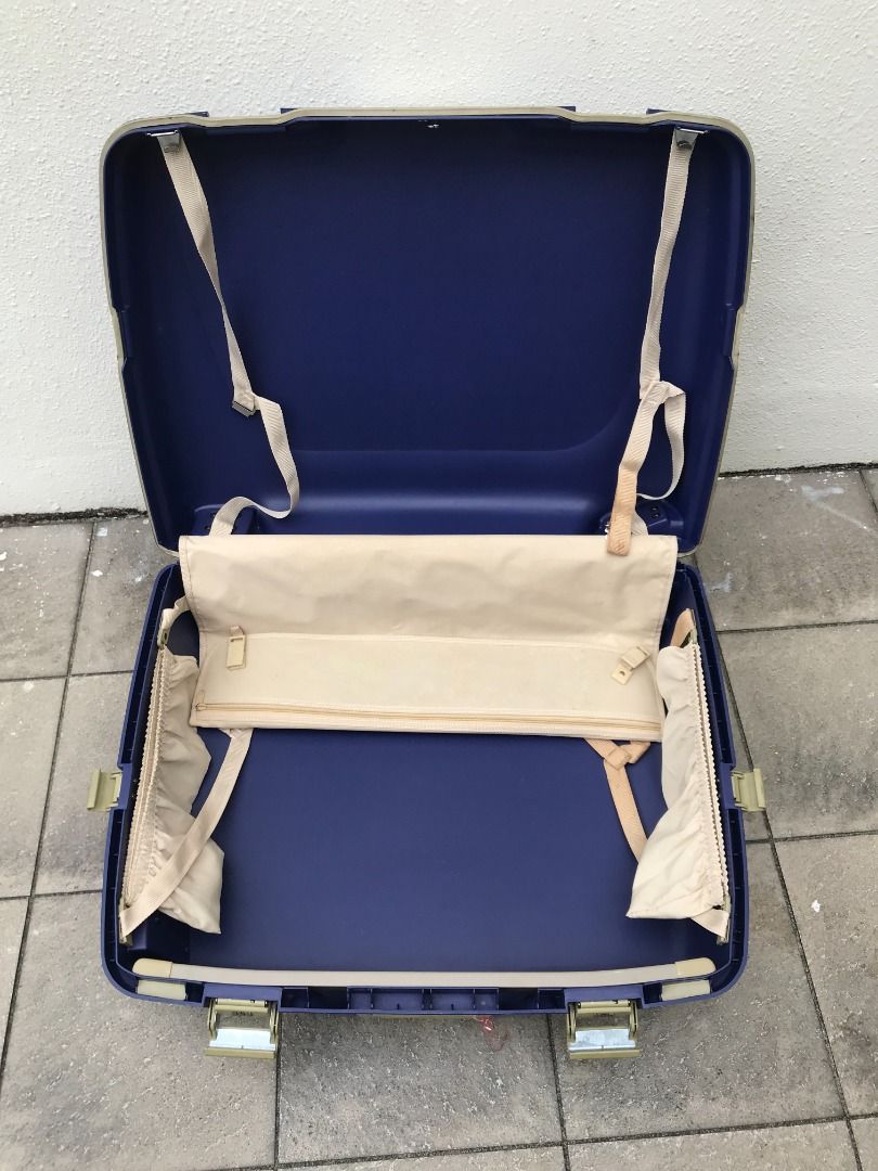 Lojel Japan made 25 inches 4 wheeler hardcase with combination and side