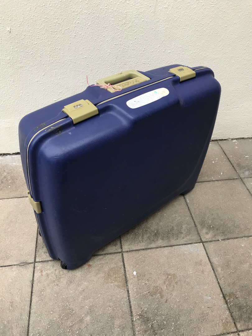 Lojel Japan made 25 inches 4 wheeler hardcase with combination and side