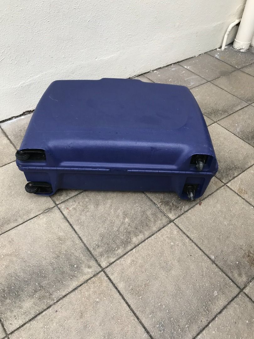 Lojel Japan made 25 inches 4 wheeler hardcase with combination and side