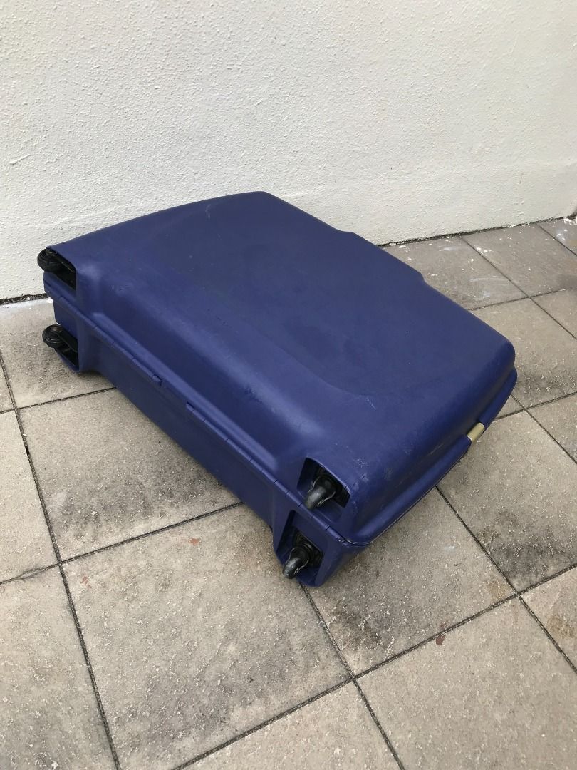 Lojel Japan made 25 inches 4 wheeler hardcase with combination and side