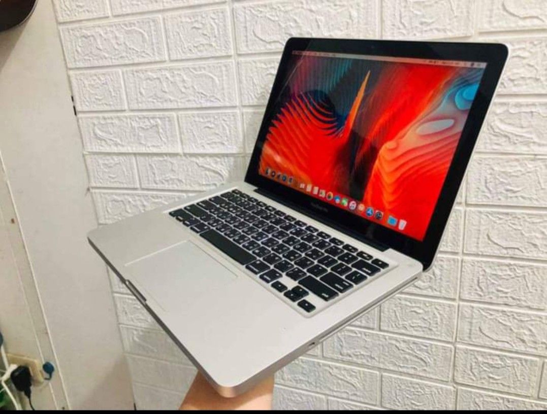 MacBook Pro (13-Inch, Mid 2012) 4 GB 256 SsD Os Catalina Cc 1% 6hrs ...