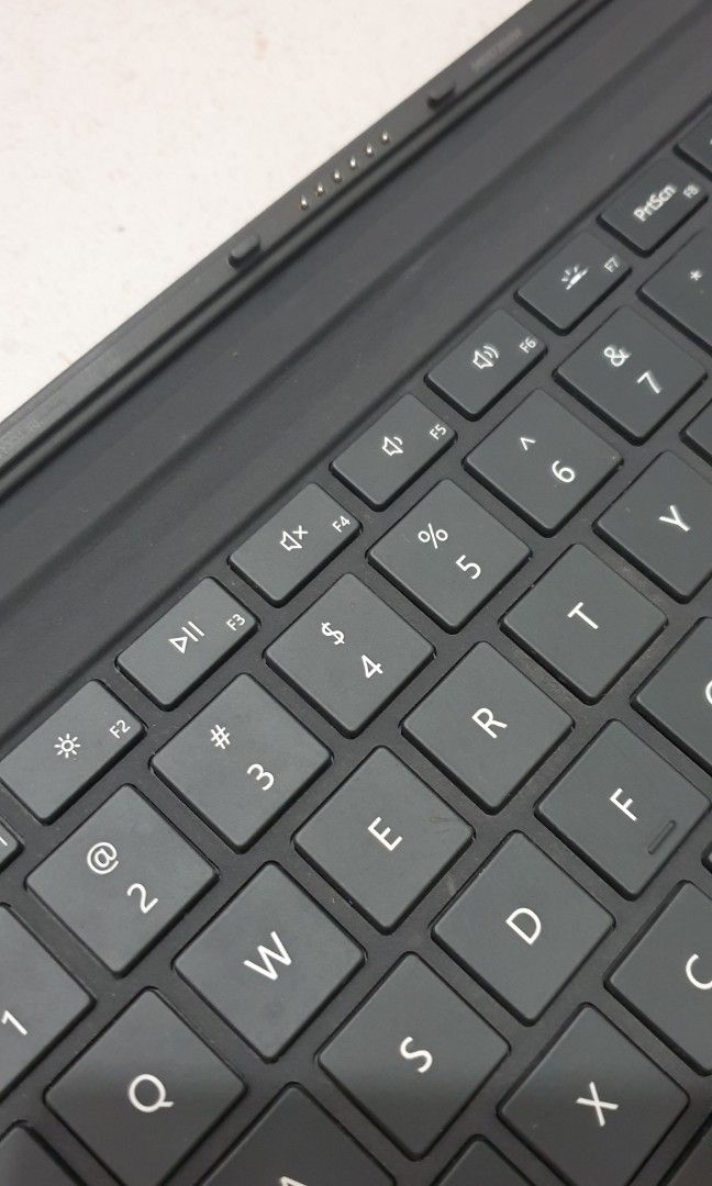 Microsoft Surface Pro 7 Detachable Backlit Keyboard, Computers & Tech