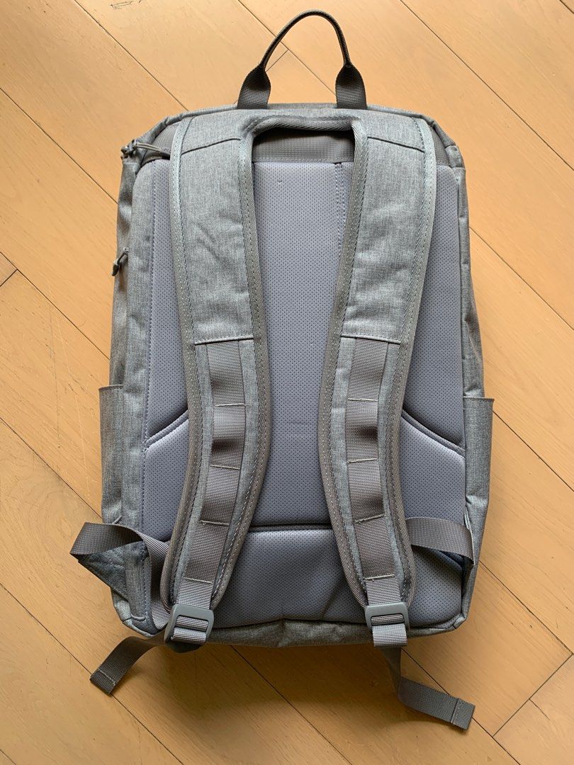 Moral Backpack Unisex Like New, 女裝, 手袋及銀包, 背囊 Carousell