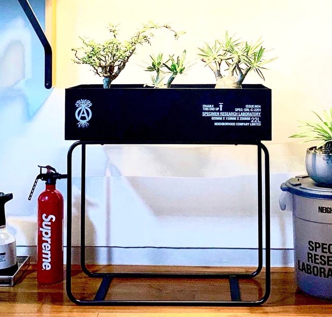 Neighborhood SRL Garden Bed, Men's Fashion, Tops & Sets