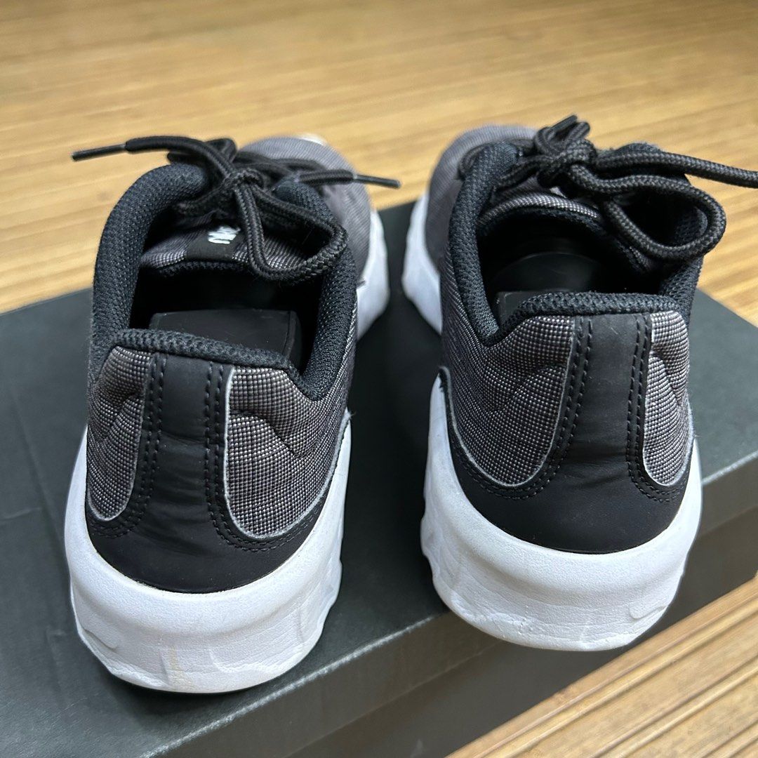 mens nike explore strada