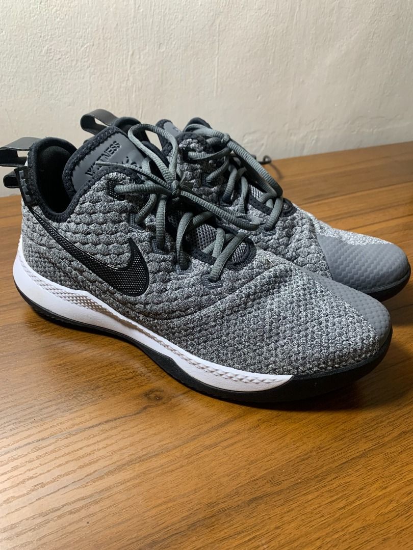 Lebron witness 3 size sale 6.5