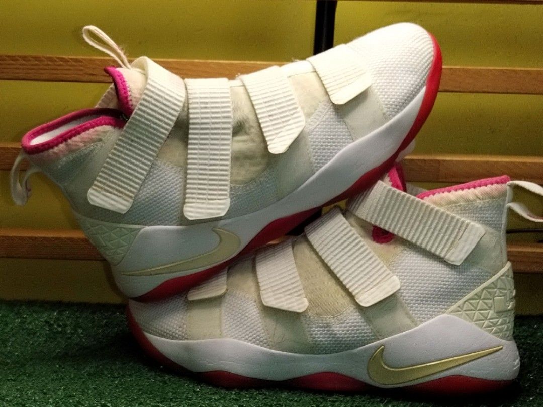 Lebron soldier on sale 11 kay yow