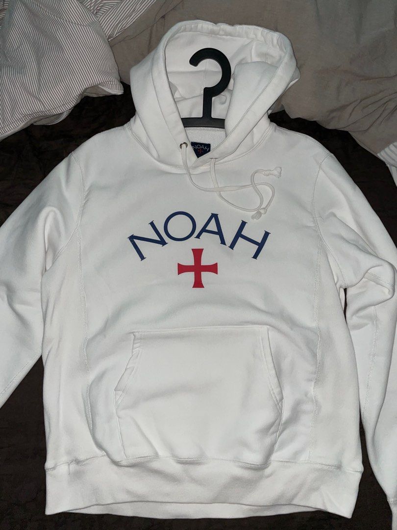 Noah Core Logo Hoodie FW 18 WHITE Men s Fashion Tops Sets Hoodies on Carousell