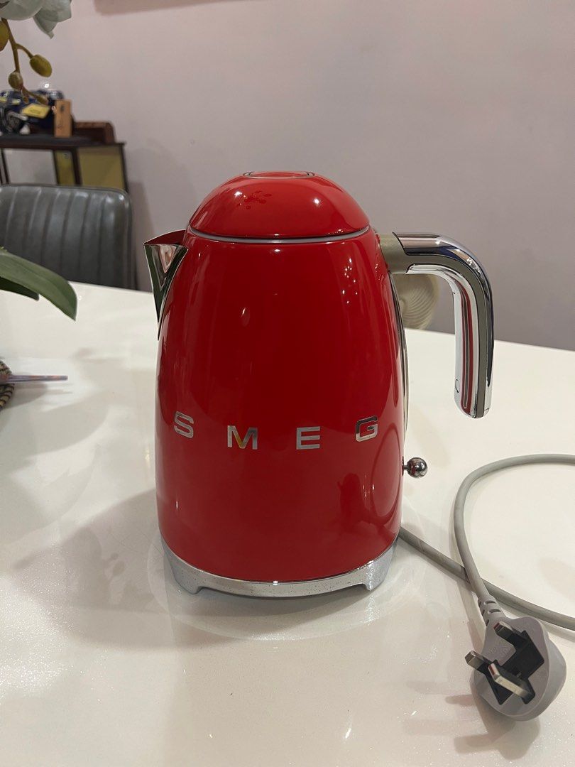 Used SMEG 50’s Retro Style Electric Kettle Red, TV & Home Appliances