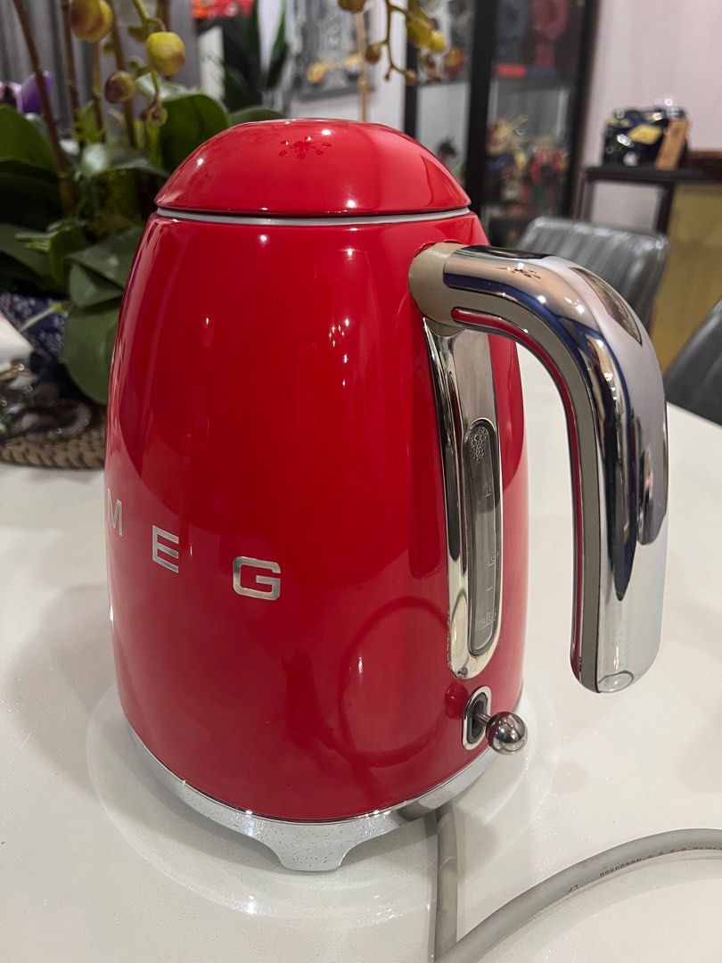 Used SMEG 50’s Retro Style Electric Kettle Red, TV & Home Appliances
