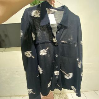 Outer flower black
