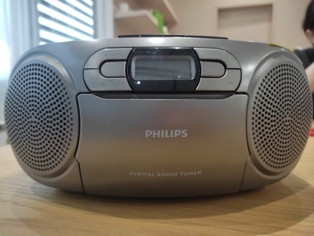 Philips AZ388 CD Player FM MP3 Radio Boombox, Audio, Portable Music ...