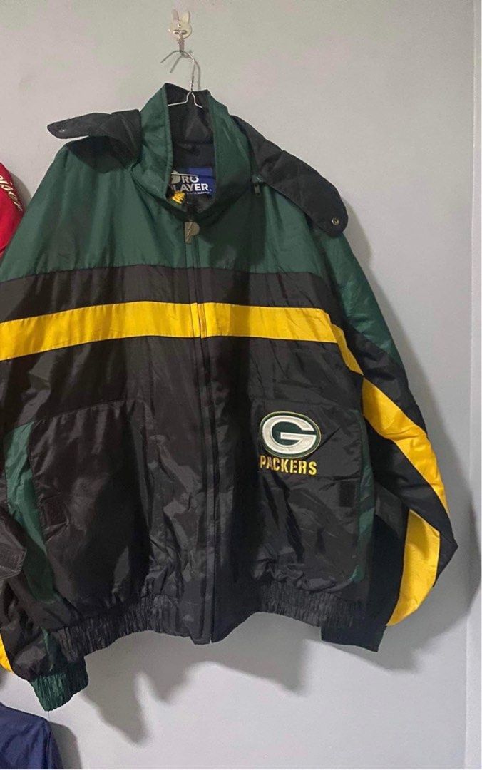 Pro Player G packers (Category: Coats, Jackets and Outerwear) located in Iloilo. Submitted by bbajar07 (Listing ID 1202653937, Image 1). Description: slighty nego.