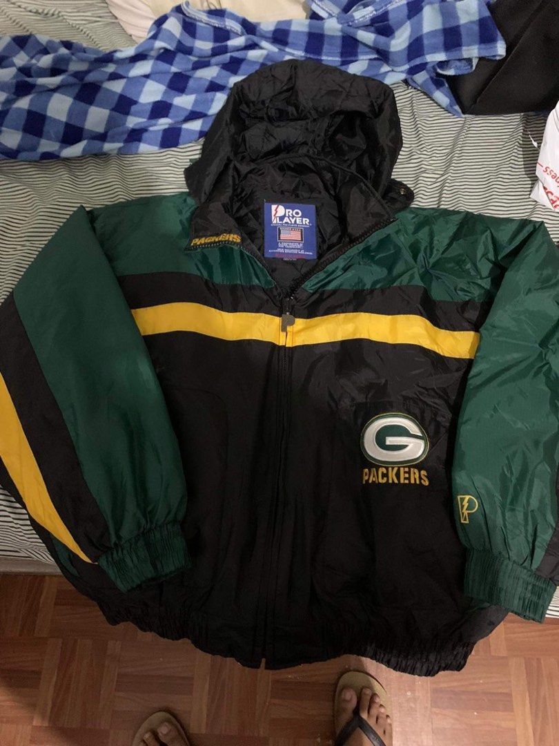 Pro Player G packers (Category: Coats, Jackets and Outerwear) located in Iloilo. Submitted by bbajar07 (Listing ID 1202653937, Image 2). Description: slighty nego.