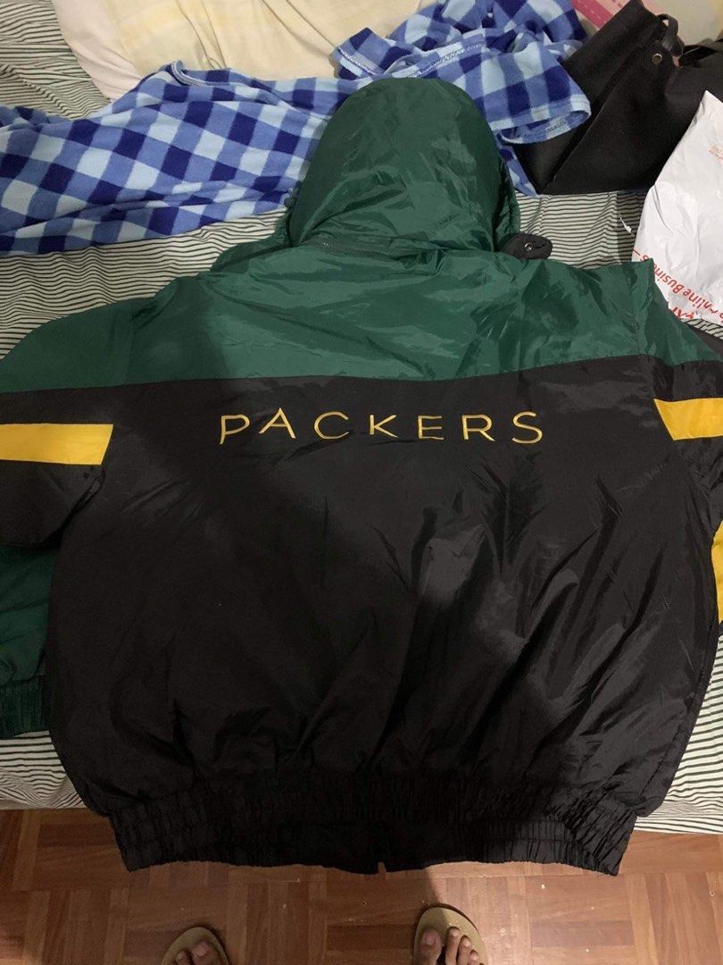 Pro Player G packers (Category: Coats, Jackets and Outerwear) located in Iloilo. Submitted by bbajar07 (Listing ID 1202653937, Image 3). Description: slighty nego.