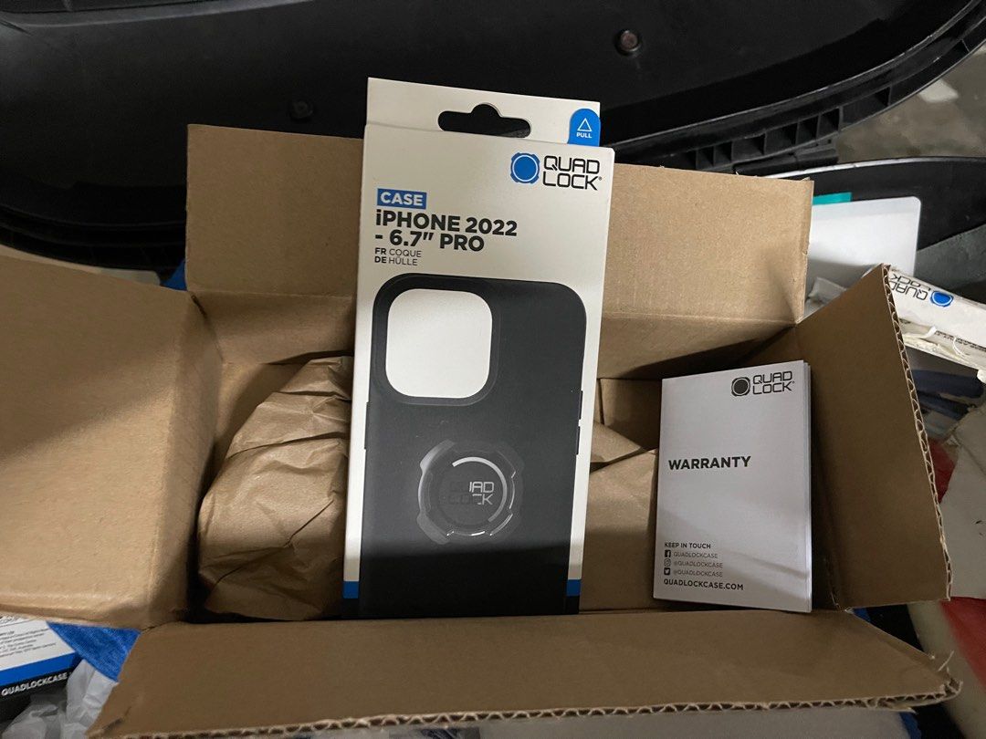 Quad Lock IPhone 14 Pro Max, Mobile Phones & Gadgets, Mobile & Gadget