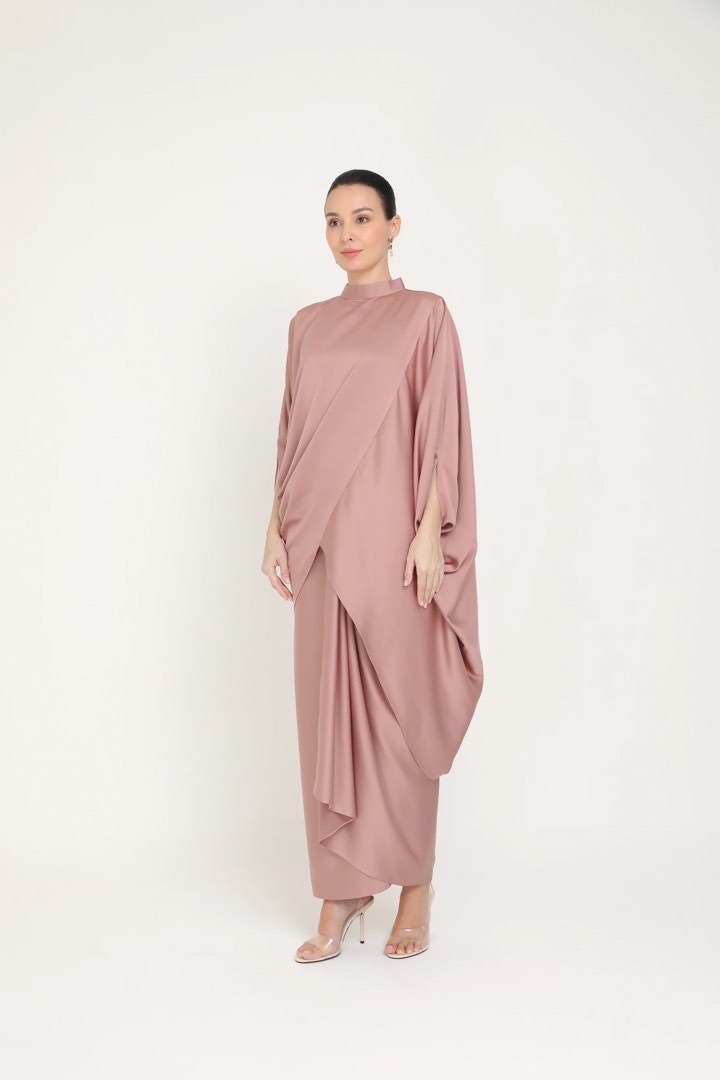 Rent Caftanist Chanela Kaftan In Rose Nude Women S Fashion Muslimah
