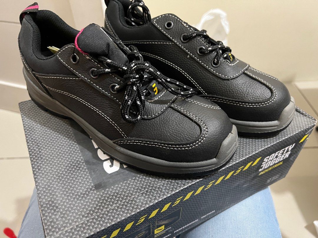 jogger safety shoes for ladies