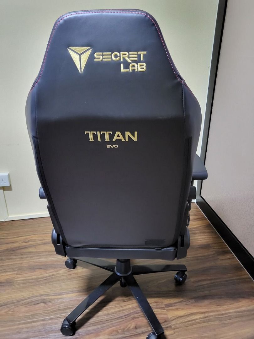 Secret Lab Titan Evo Gaming Chair, Furniture & Home Living, Furniture