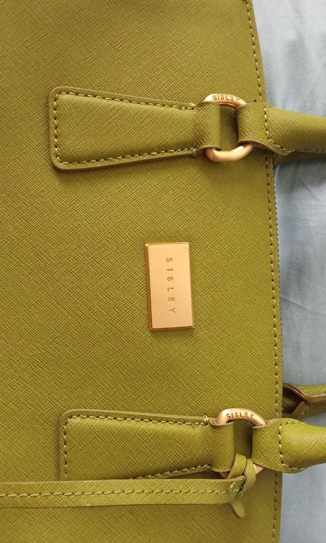 Sisley Two Way Bag (Category: Shoulder Bags) located in Malabon City. Submitted by samscloset.3 (Listing ID 1202634370, Image 1). Description: 💯Original Sisley Two Way Bag 💯Very nice in actual.