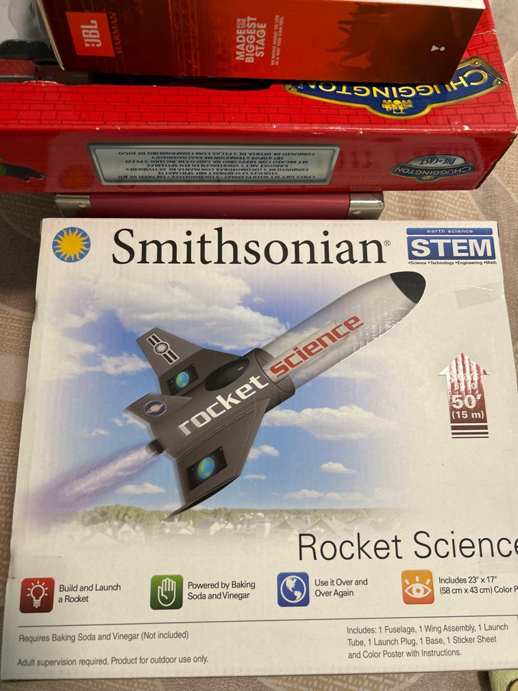 Smithsonian online rocket toy