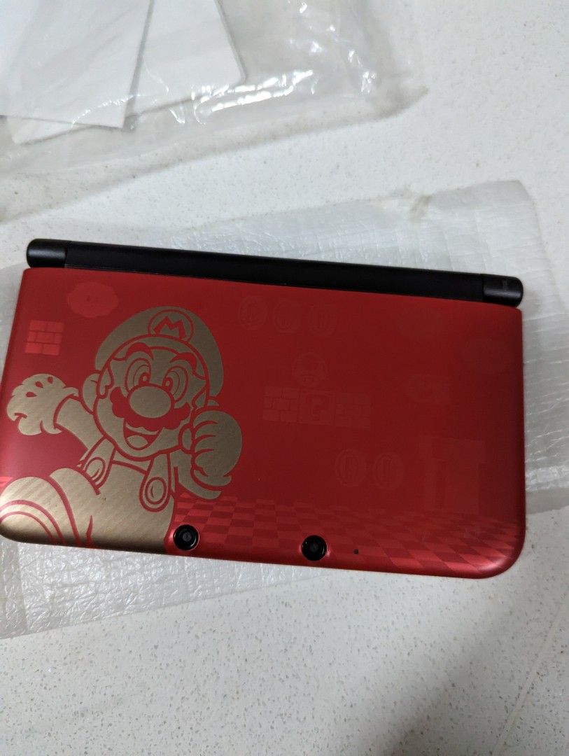 Super Marios bros 2 3DS XL limited edition console boxed with charger