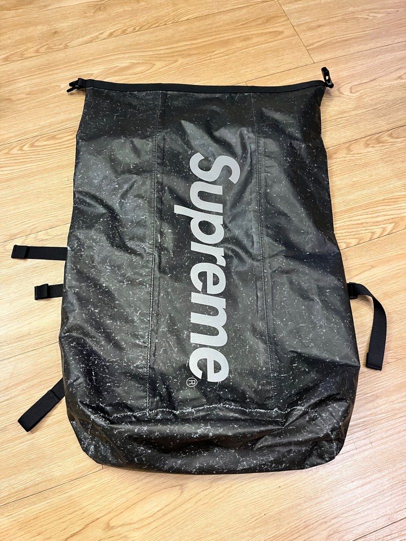 Supreme Waterproof Reflective Speckled Backpack Black - FW20 - US