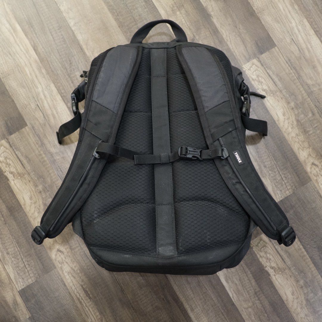 Thule Enroute 25L Camera / Laptop Backpack, Men's Fashion, Bags