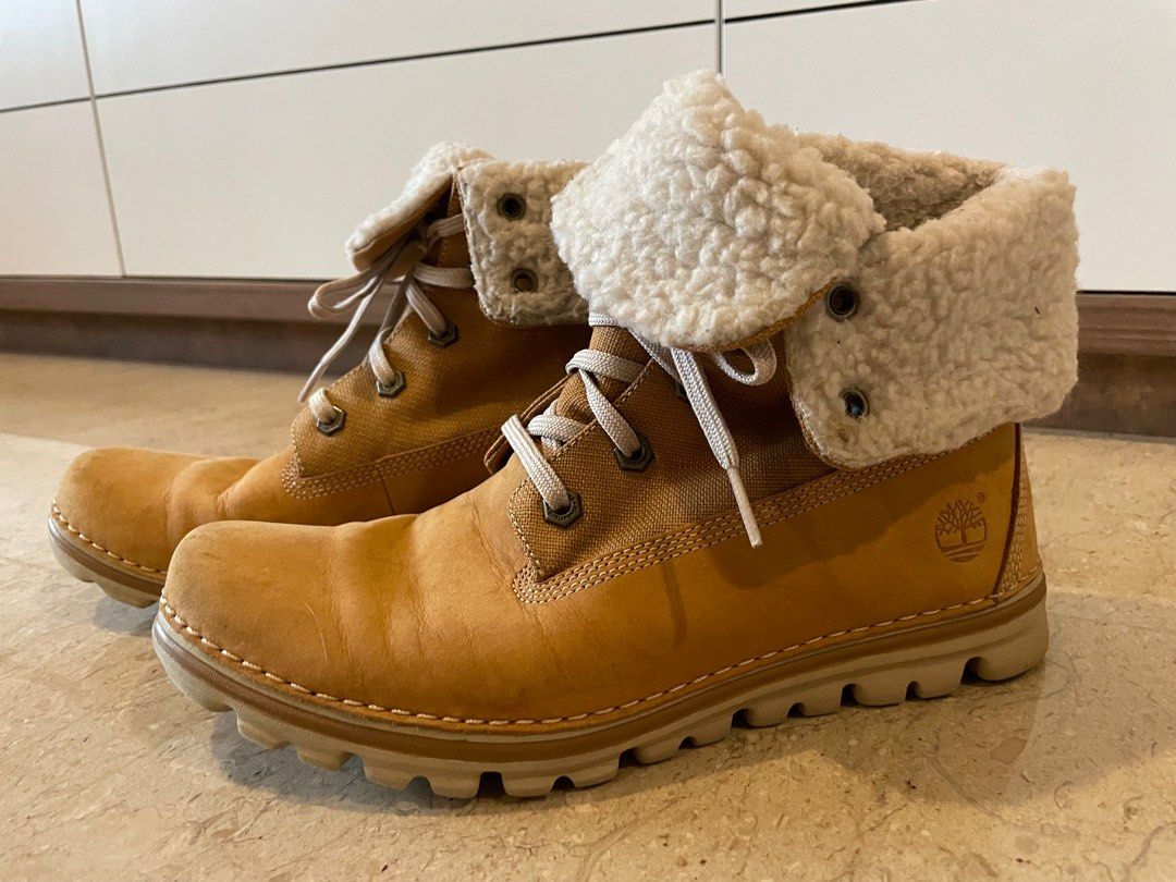 Timberland Boots size 39.5 Women s Fashion Footwear Boots on