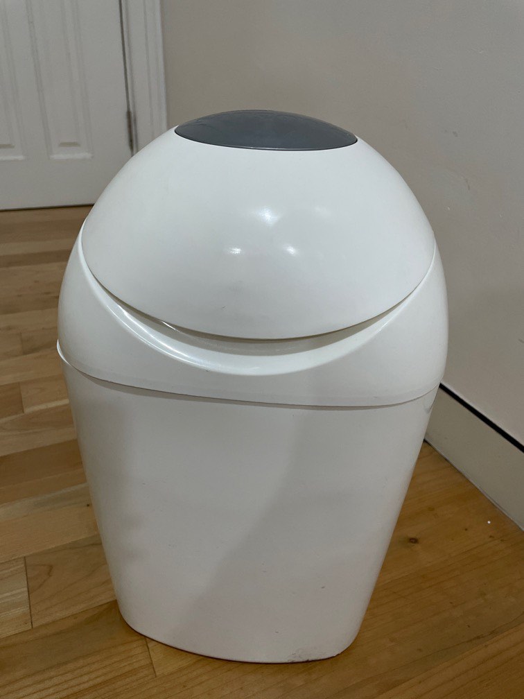 Tommee Tippee Sangenic Diaper bin, Babies & Kids, Bathing & Changing