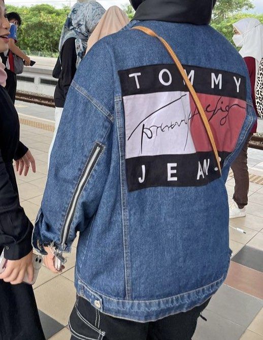 ingen bekræfte salt Tommy Hilfiger jeans jacket, Men's Fashion, Coats, Jackets and Outerwear on  Carousell