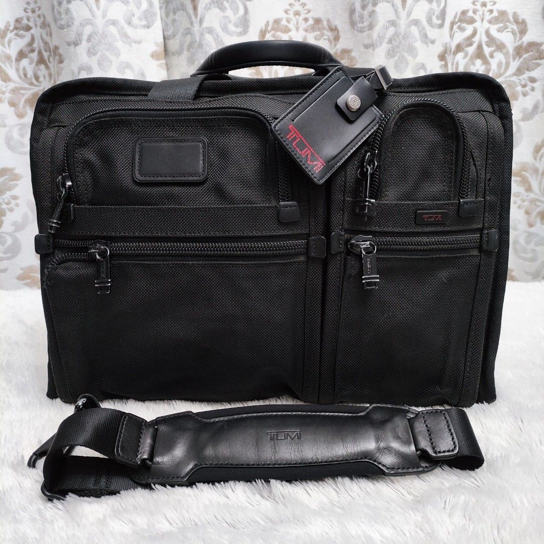 Tumi alpha bravo briefcase original, Men's Fashion, Men's Bags