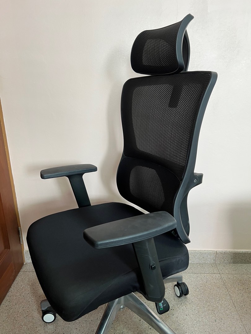 UMD Ergonomic Office Chair, Furniture & Home Living, Furniture, Chairs ...