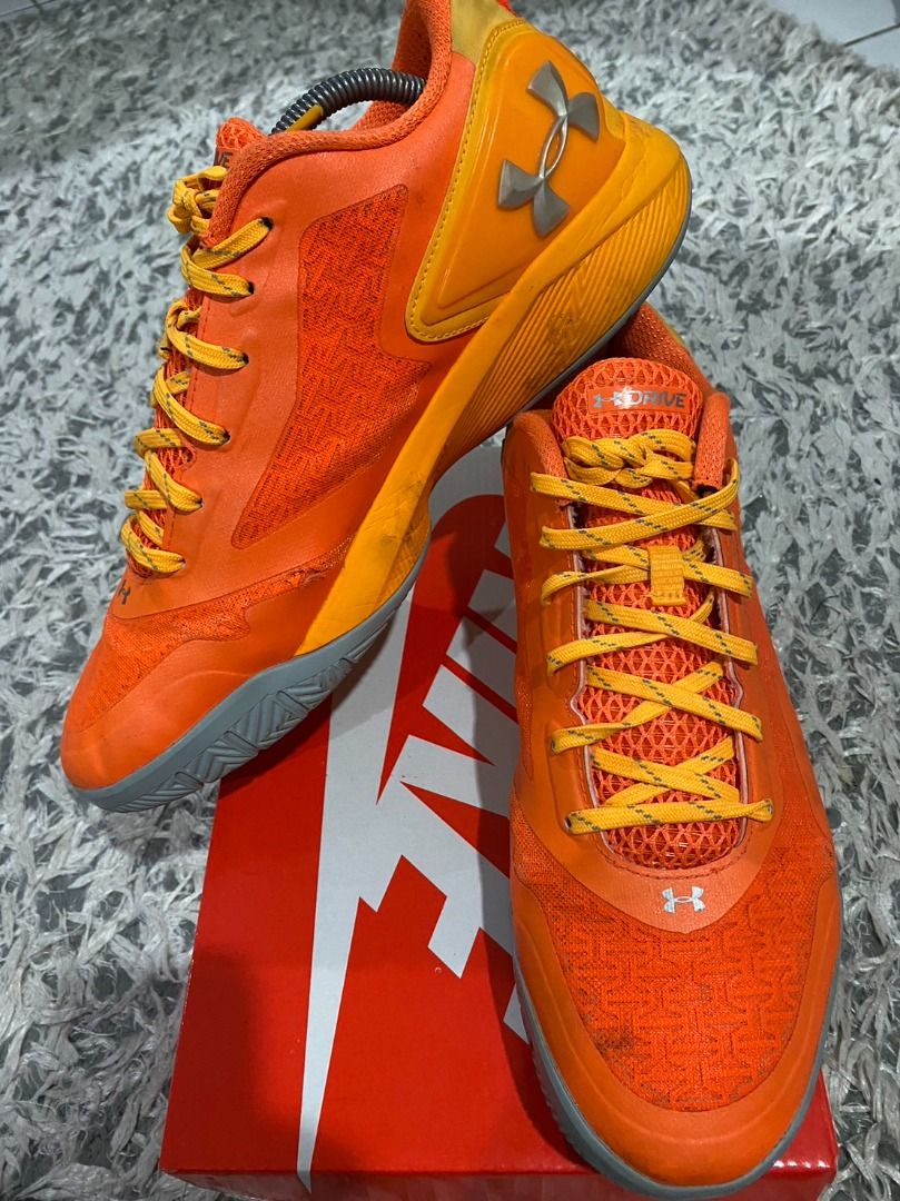 Under armour clutchfit outlet drive 2 low orange