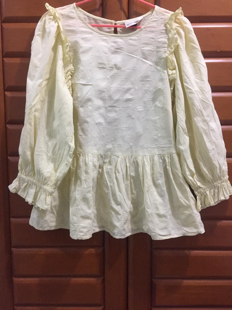 Universal Thread Blouse, Women's Fashion, Tops, Blouses on Carousell