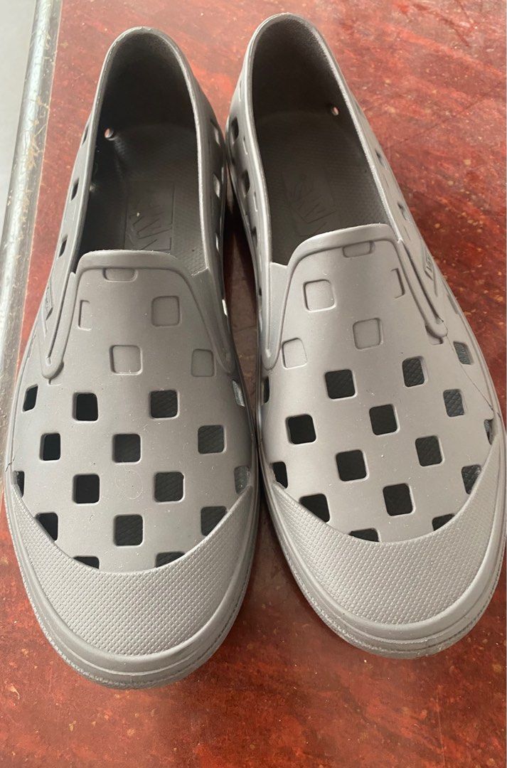 vans ua trek slip on