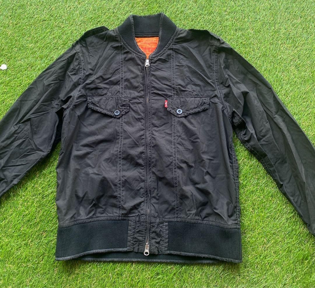 VINTAGE Y2K LEVIS BOMBER JACKET - B 10, Men's Fashion, Coats, Jackets and  Outerwear on Carousell