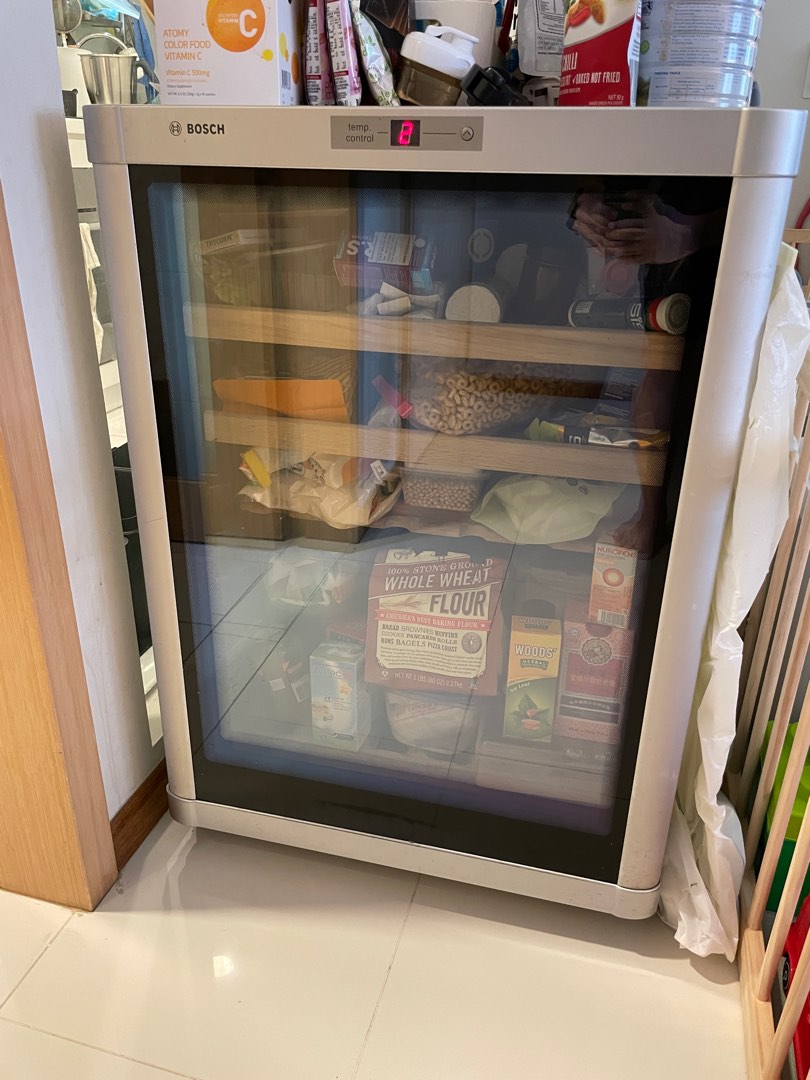 Wine Chiller Bosch, TV & Home Appliances, Kitchen Appliances, Wine