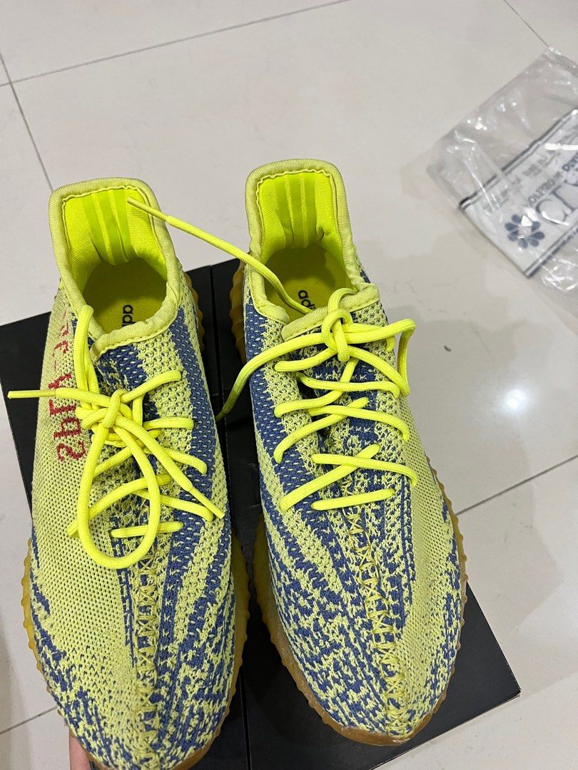 YEEZY KUNING NEON