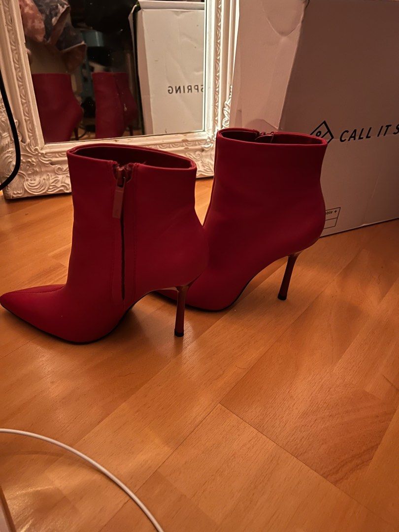 Red sale shoe boots