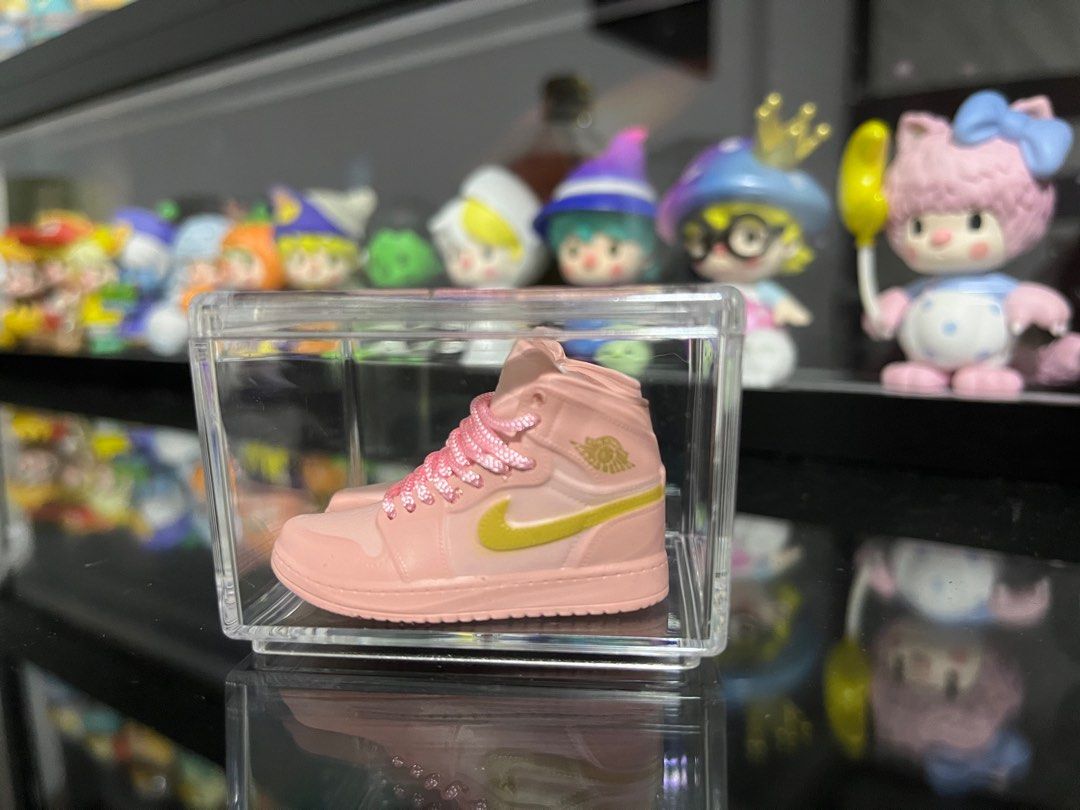 aj1 pink black