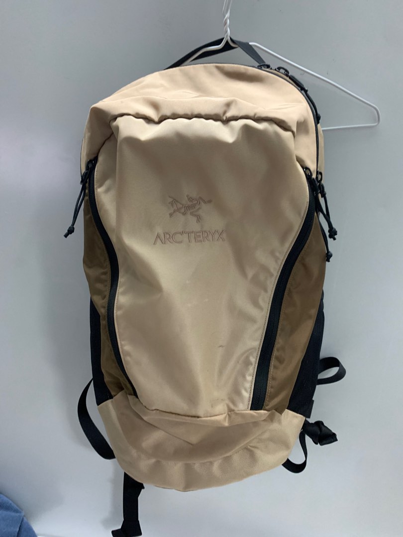 兔年新春$1280>罕有Arc'teryx X Beams 別注Mantis 26 卡其色少見男女