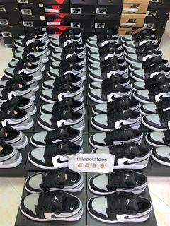[ MEN/GS SIZES] Air Jordan 1 Low Shadow Toe / Smoke Grey  (GS) Grade school