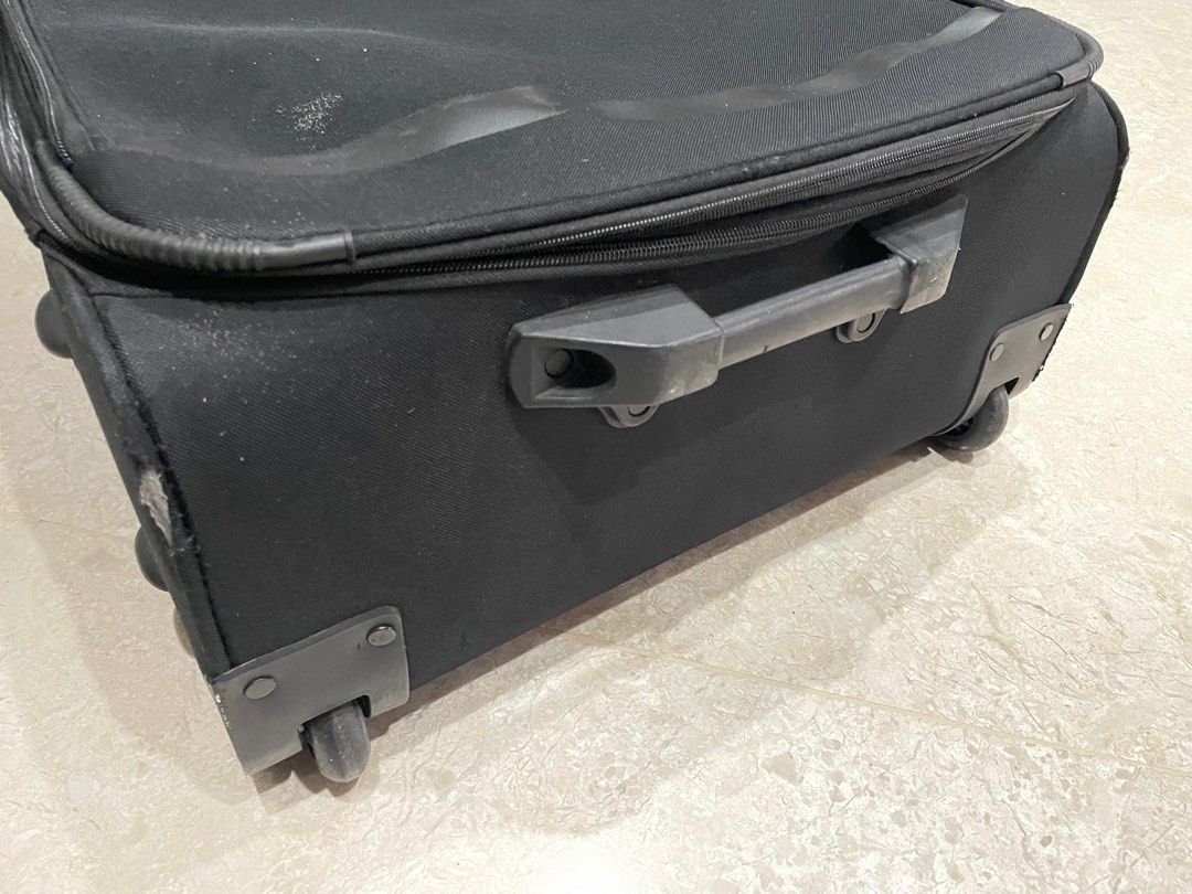 American Tourister large size luggage, Hobbies & Toys, Travel, Luggage